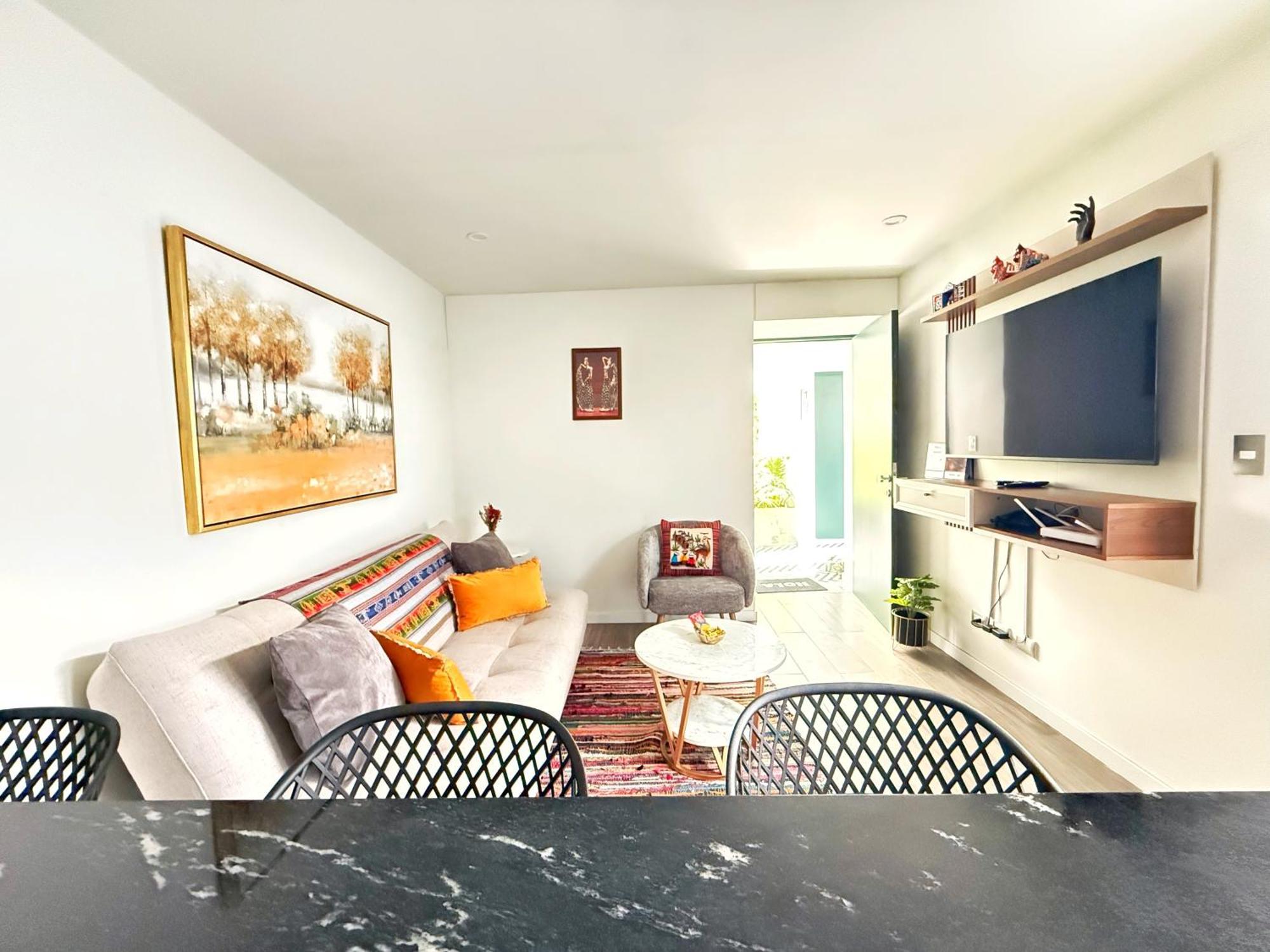 Vacation Escape - Elegant Barranco Near & Art Lima